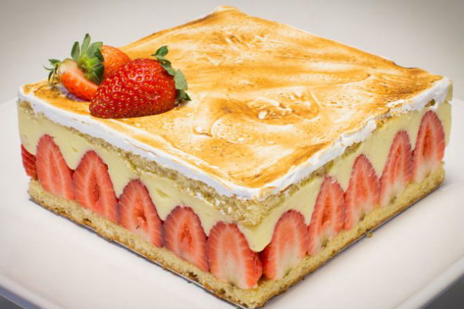 Torta Fraisier, de morangos, da chef pâtissière Priscila Bortholon, da Petit Pop. Foto: Naideron Jr/Divulgação