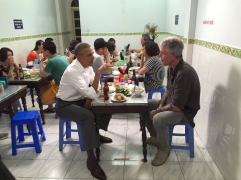 No Vietnã, Obama come em restaurante popular por R$ 22