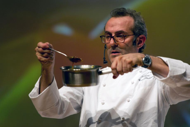 O chef italiano Massimo Bottura, da Osteria Francescana, cozinhará no Rio de Janeiro, durante as Olimpíadas. Foto: Yasusoshi Chiba /AFP