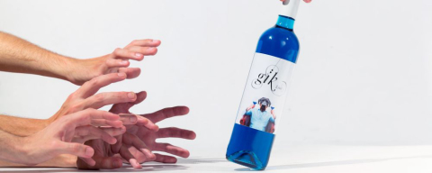 Vinho azul viraliza na web