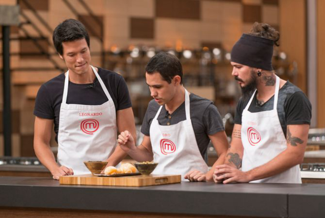 Equipe teve ingredientes obrigatórios para colocar nas tortas. 