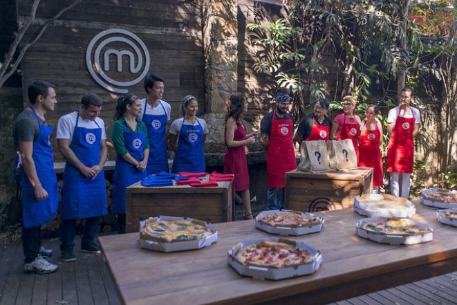 Os participantes tiveram que preparar pizza para 50 italianos. Foto: Divulgação.