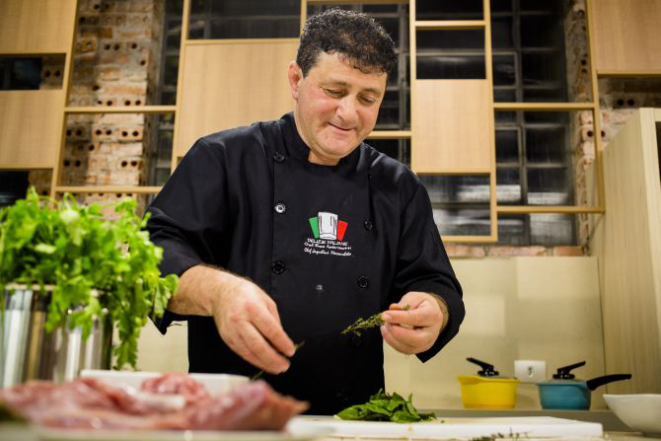 Gravação Bom Gourmet na fabrica co Chef Enzo Ambrosetti .Lulas em creme quente de batatas e maçãs,Medalhões de vitela com tomate cereja e berinjelas,Massa folhada com figos e caramelo de laranja