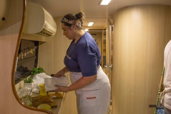 Todas as porções e comidas saem do motor home reformado. Foto: Divulgação