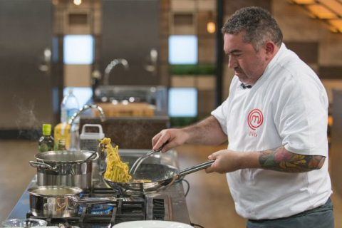 Ivo Lopes se destaca no Masterchef Profissionais