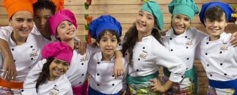 Curitibano de 11 anos compete no reality culinário de Ana Maria Braga