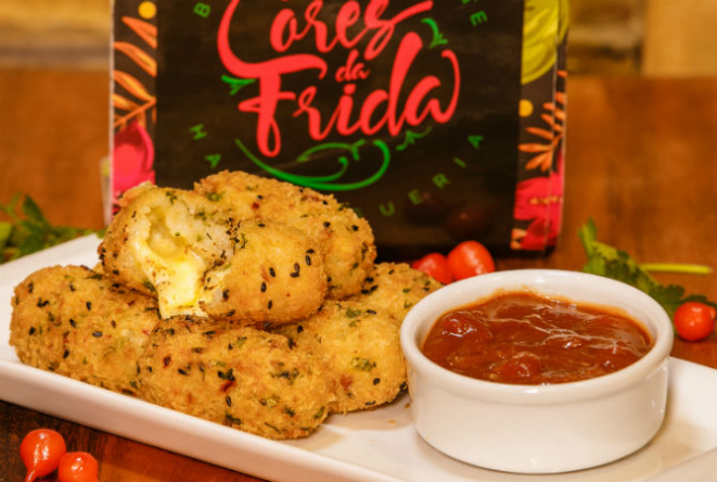 O croquete de arroz arbóreo com queijo. Foto: Divulgação