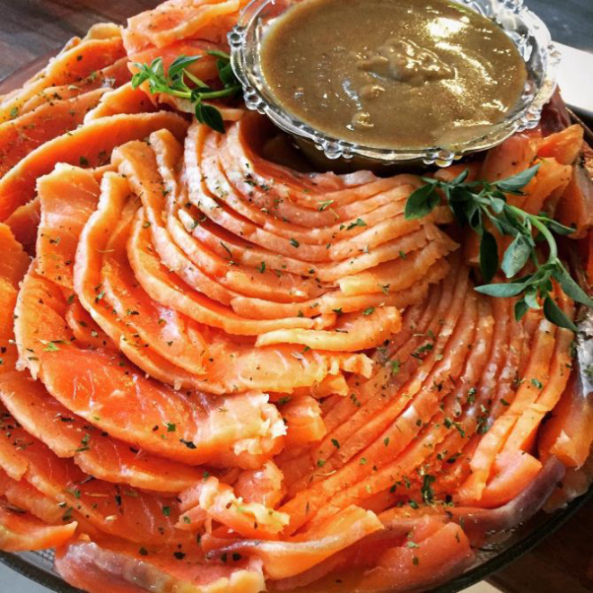 O gravlax à vezes marca presença no buffet. Foto: Divulgação