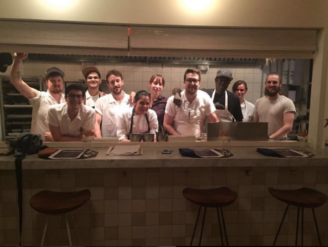 Manu Buffara (ao centro) e os cozinheiros do Luksus. Foto: Reprodução/Instagram