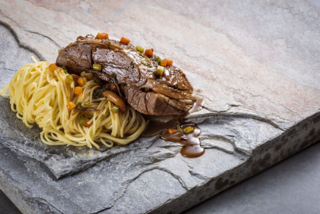 Paleta de cordeiro com tagliolini. Foto: Letícia Akemi/ Gazeta do Povo