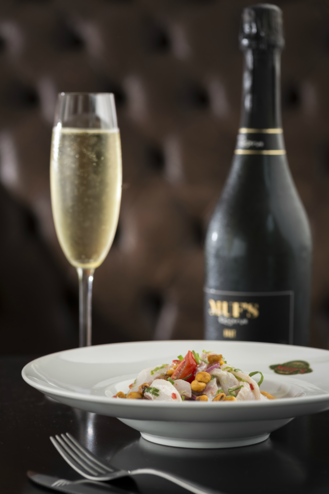 A ceviche contém a acidez necessária para harmonizar perfeitamente com o espumante brut. Foto: Fernando Zequinão / Gazeta do Povo