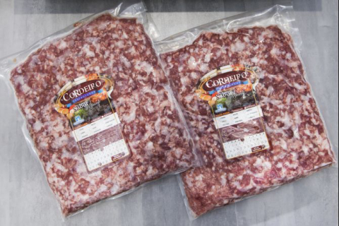 Mercado Municipal tem carne pronta para fazer cafta em casa