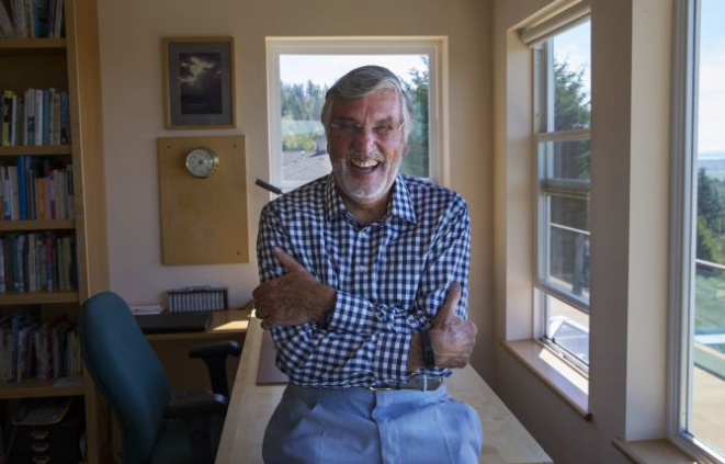 Graham Kerr, the "Galloping Gourmet" of television fame -- the cooking show ran from 1969 to 1971 -- at home in Mount Vernon, Wash., Aug. 26, 2016. In the 1970s, Kerr lurched from indulgence to asceticism and a denunciation of excess, including his own. Only gradually and with age, he said, did he find his way to a middle ground. (Ruth Fremson/The New York Times)