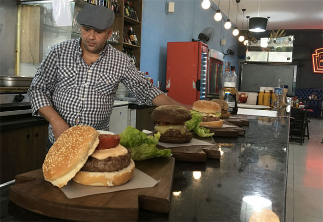 Hooker depois da transformação do Pesadelo na Cozinha. Foto: Divulgação.