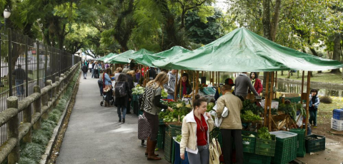 Grandes nomes da gastronomia dão aulas gratuitas em feiras e mercados de Curitiba