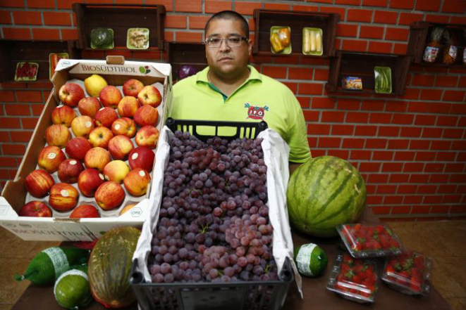 Julio Kobe, proprietário da JFO Produtos Orgânicos. Foto: Aniele Nascimento/Gazeta do Povo