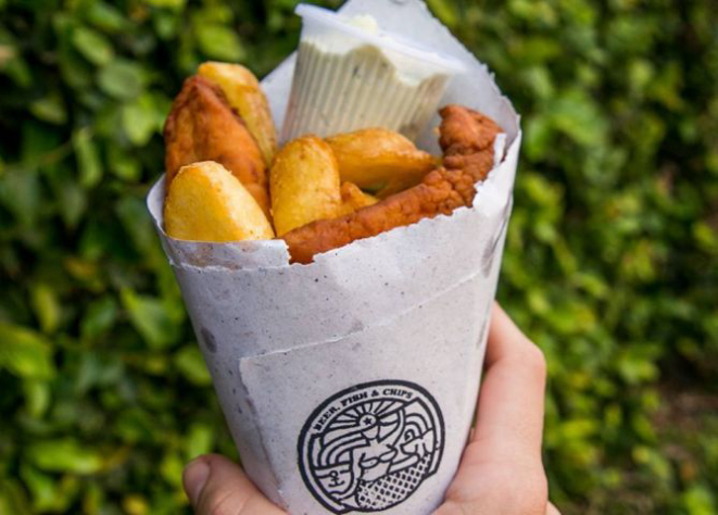 Fish&amp;chips do Sirene são uma das opções da feira. Foto: reprodução Facebook