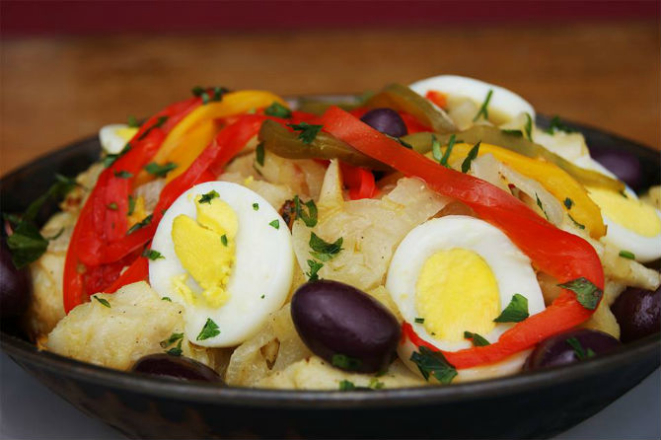 Bacalhau à Gomes de Sá, um dos pratos que estarão disponíveis na Mercearia do Português. Foto: Divulgação.