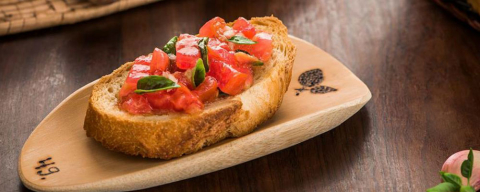 Curitiba tem restaurantes que servem rodízio de bruschetta e pastel oriental