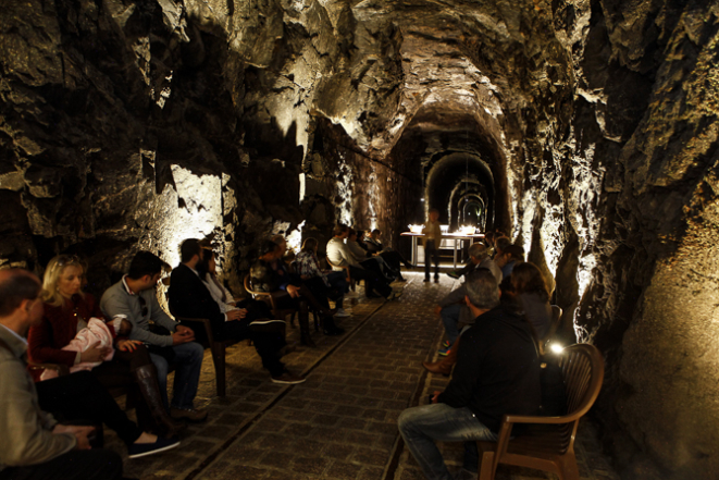 As condições climáticas no túnel são as ideais para o envelhecimento da bebida. Foto: André Rodrigues / Gazeta do Povo