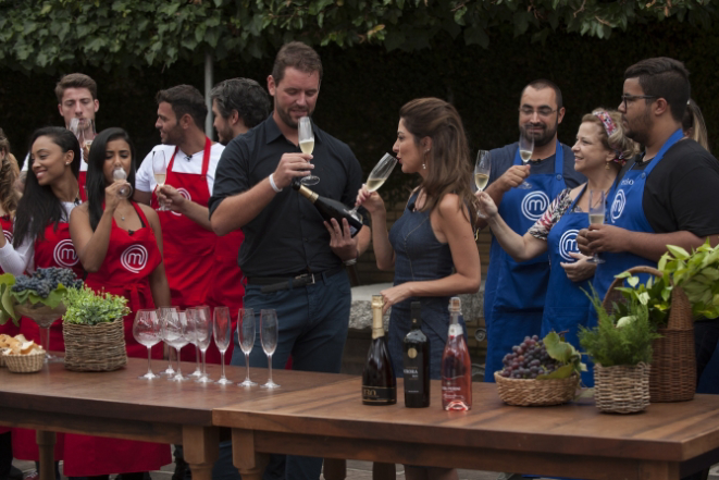 Participantes provaram os vinhos do Rio Grande do Sul antes de pensarem nos pratos. Foto: Comunicação Band/ Divulgação