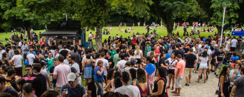Festa gratuita no MON tem 12 chopes artesanais e comida brasileira; veja cardápio