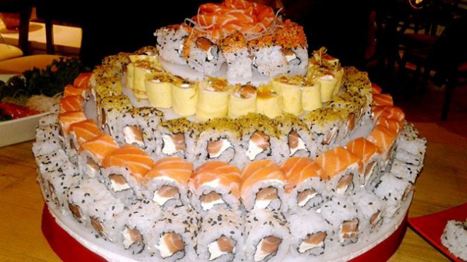 Sushi cake da Sushi na Festa. Foto: Divulgação