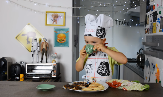 Receita de waffles inspirada na personagem Thirteen, de Stranger Things. Foto: Reprodução Youtube.