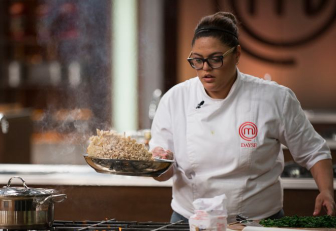 Dayse Paparoto na prova eliminatória da semifinal do MasterChef Profissionais. Foto: Carlos Reinis/Divulgação