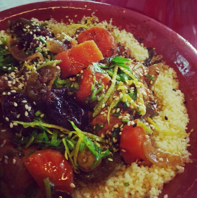 Tajine de frango do Az Zait, um dos pratos servidos pela casa. Foto: Divulgação