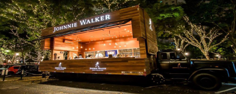 Truck do Johnnie Walker chega a Curitiba e vai servir drinks com whisky