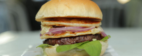 Conheça o melhor hambúrguer da Batalha CWBurguer Fest