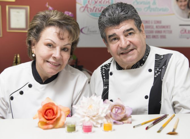 Sonia e Marco Antonio, colombianos que trabalham com confeitaria artística há 28 anos. Foto: Letícia Akemi/Gazeta do Povo