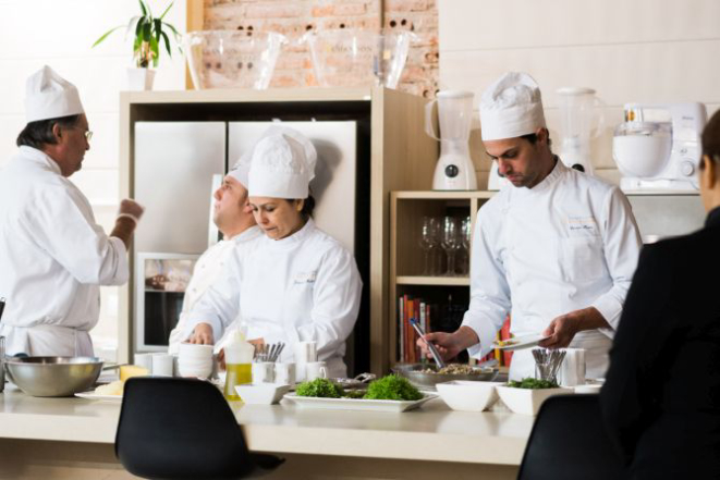 A escola de gastronomia Espaço Gourmet completou 13 anos e amplia seus serviços, incluindo para corporações e um projeto social. Foto: Divulgação