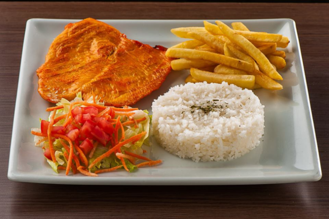 Prato executivo frango, salada, arroz e batata frita (R$ 20,40). Foto: Divulgação