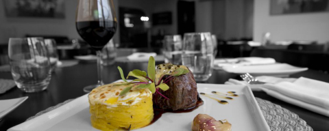 Artè faz festival e serve filé mignon e taça de vinho português a R$ 49,90