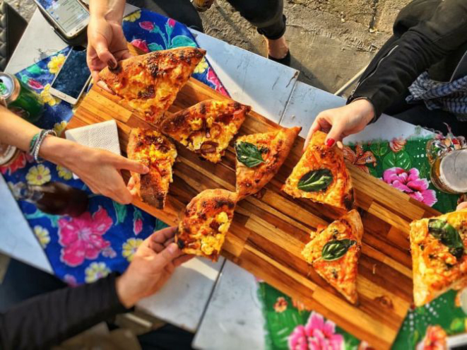 Todos os ingredientes utilizados nas pizzas do Maçã são orgânicos e de produtores locais. Foto: Divulgação.<br>