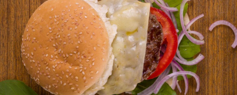 Onde comer hambúrguer por até R$ 10 em Curitiba