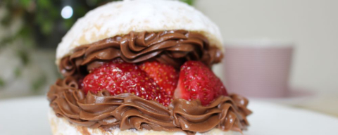 Padaria promove festival do morango com 20 sobremesas na promoção