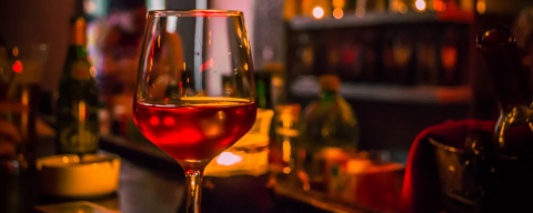 Pátio Batel ganha winebar especializado em vinhos do Novo Mundo