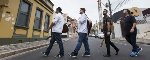 Chefs do Lagundri montam boy band que toca na cozinha