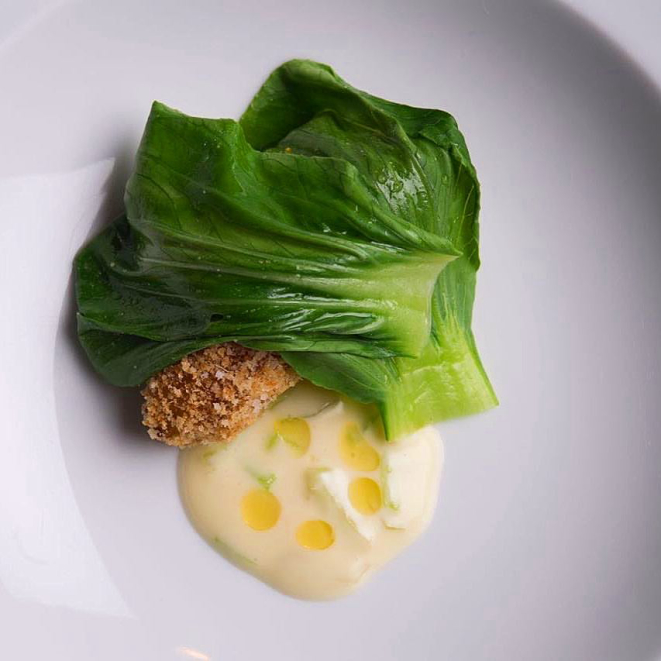 Banana, beiju, bok choy e creme fresco. Foto: Divulgação.