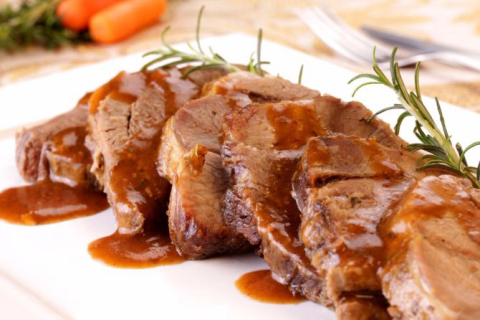 3 restaurantes de Curitiba disputam o melhor buffet por quilo do Paraná