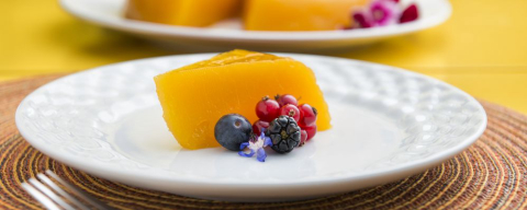 Manga para comer de colher: aprenda a fazer gelatina da fruta