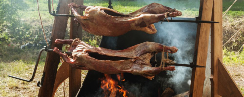 Do churrasco à pera ao vinho, os pratos da Idade Média que se comem ainda hoje