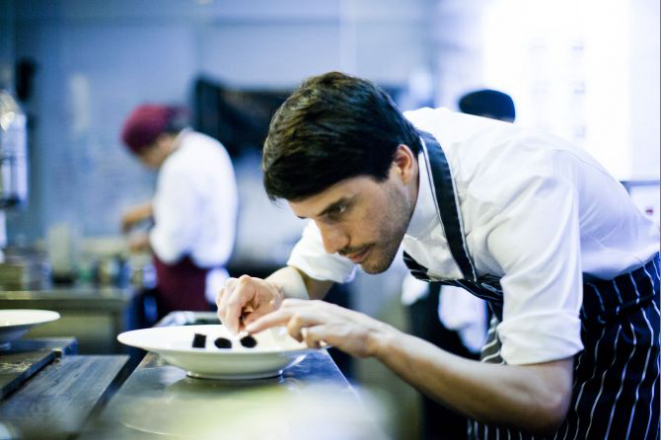 O chef Virgilio Martinez, que comanda o Central, em Lima, Peru. Pela segunda vez considerado o melhor da América Latina. Foto: Reprodução