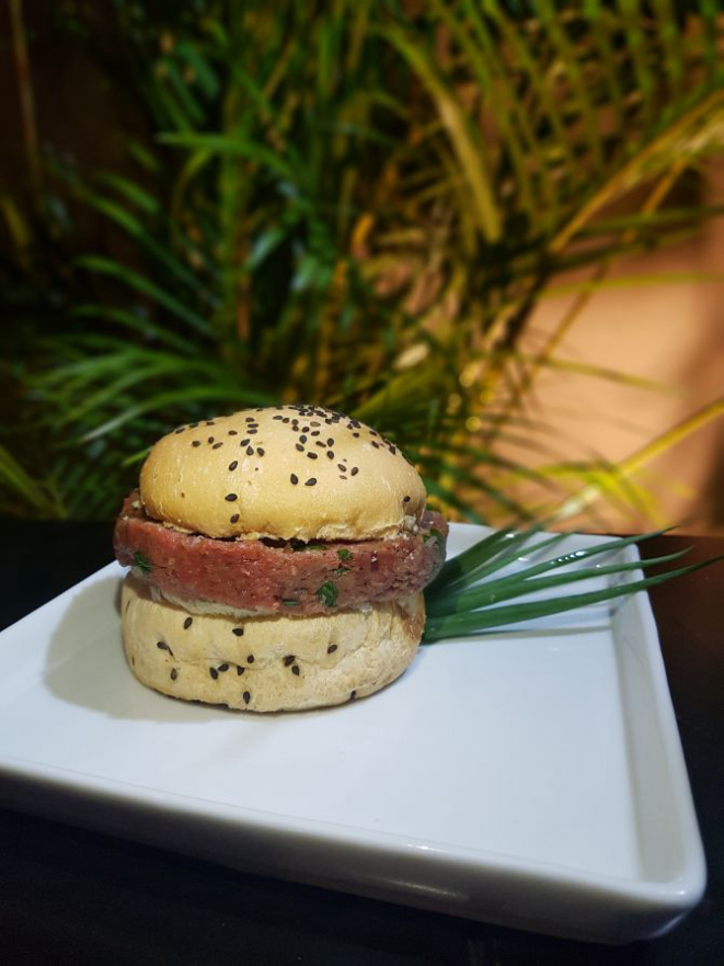 Hamburguer de carne de onça do Garden em Curitiba. Foto: Divulgação.