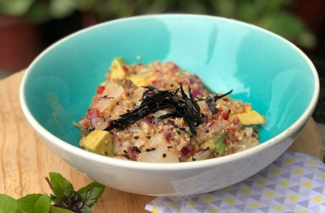 Equinócio (R$32) é feito de linguado com quinoa, abacate, molho teriyaki, cebola roxa e finalizado com alga nori. Foto: Divulgação