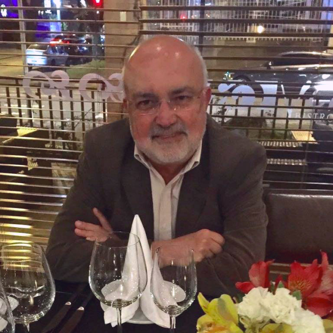  jornalista Luiz Augusto Xavier cozinha desde a adolescência. Hoje é um dos principais formadores de opinião quando o assunto é gastronomia em Curitiba. (Foto: arquivo pessoal)
