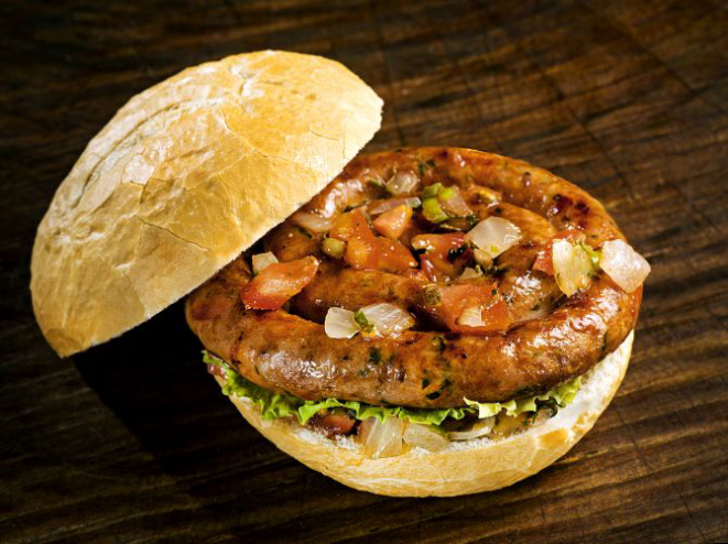 Choripan da rede Madero, com linguiça de pernil e apresentação diferente. Foto: Divulgação